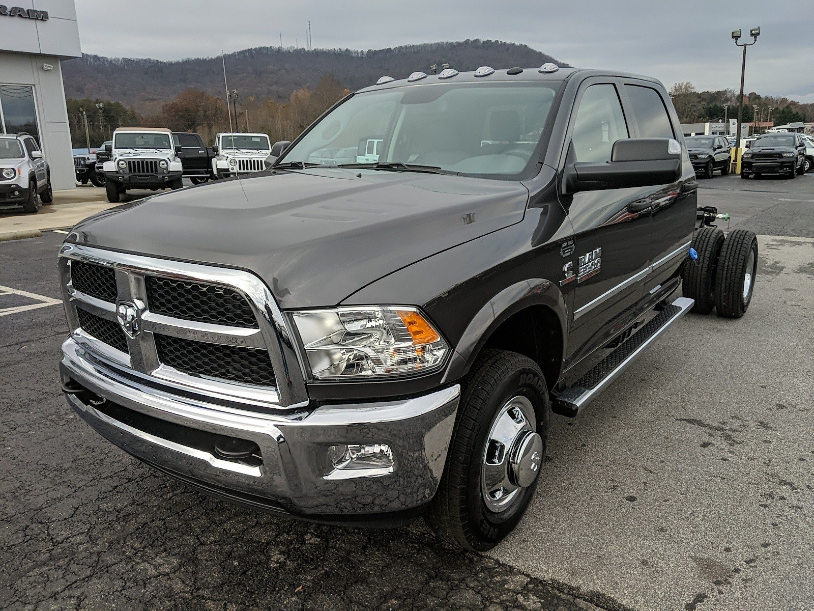 New 2018 RAM 3500 Chassis Cab Tradesman Crew Cab in Cleveland #R4003 ...