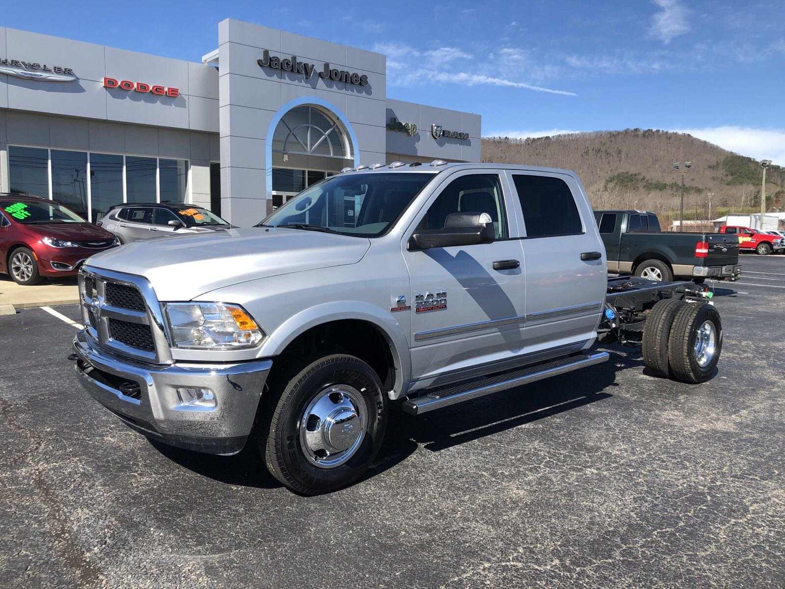 New 2018 RAM 3500 Chassis Cab Tradesman Crew Cab in Cleveland #R4030 ...